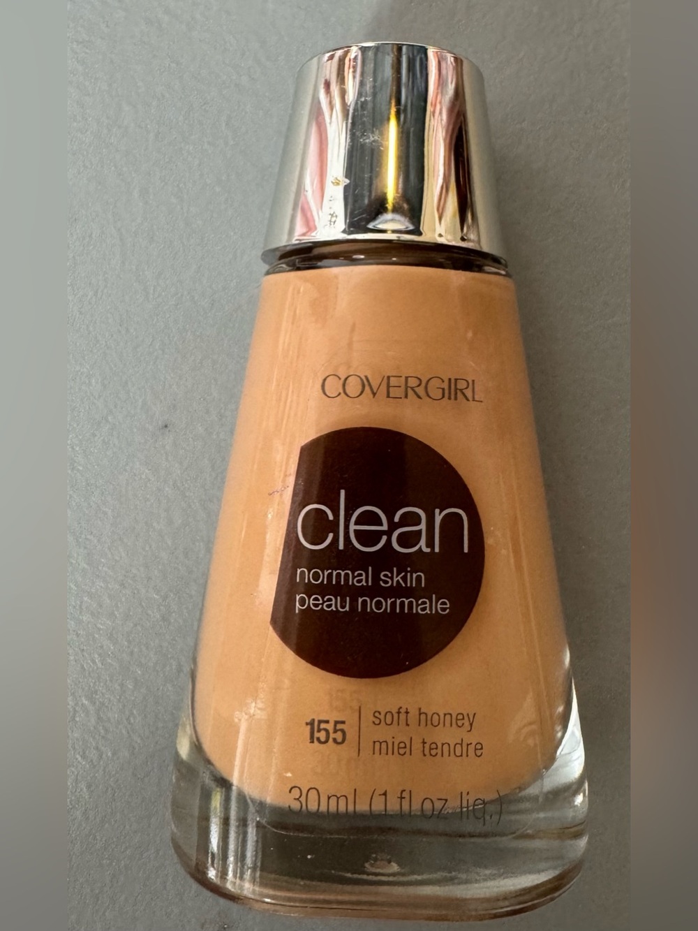 COVERGIRL clean normal skin Liquid Foundation in Soft Honey (155) - Warm Tan